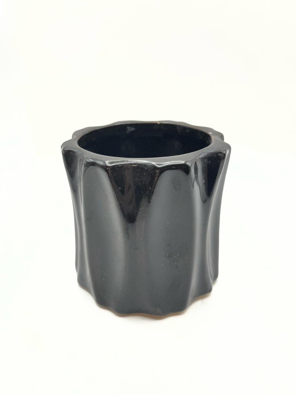 Green Ceramic Scalloped Accent Planter